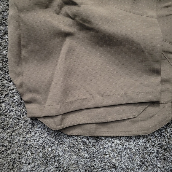 Men Shorts - Picture 6 of 8